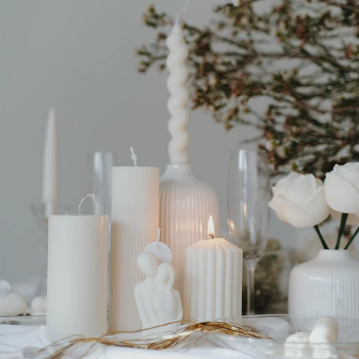 Boho, vintage či minimalistické? Svadobné sviečky na mieru vášmu štýlu