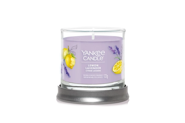 Yankee Signature Lemon Lavender  122 g, doba horenia hodín 20-30 hodín