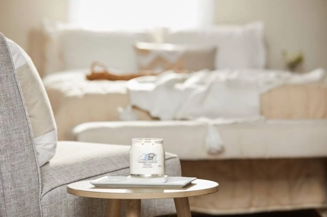 Yankee Signature Soft Blanket vonná sviečka  368 g, doba horenia hodín 35-50 hodín